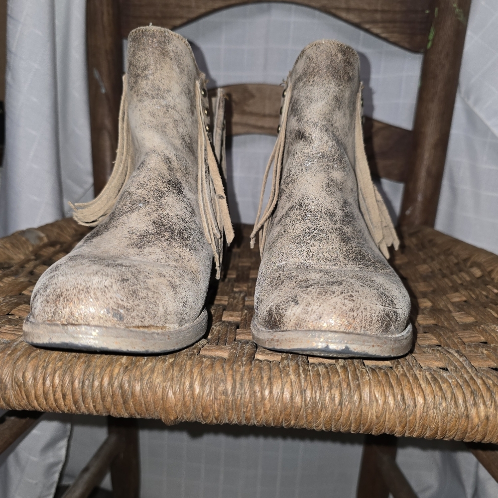Gorgeous Womens Circle‎ G Distressed Leather fringe Boots 6.5 - Picture 3 of 9